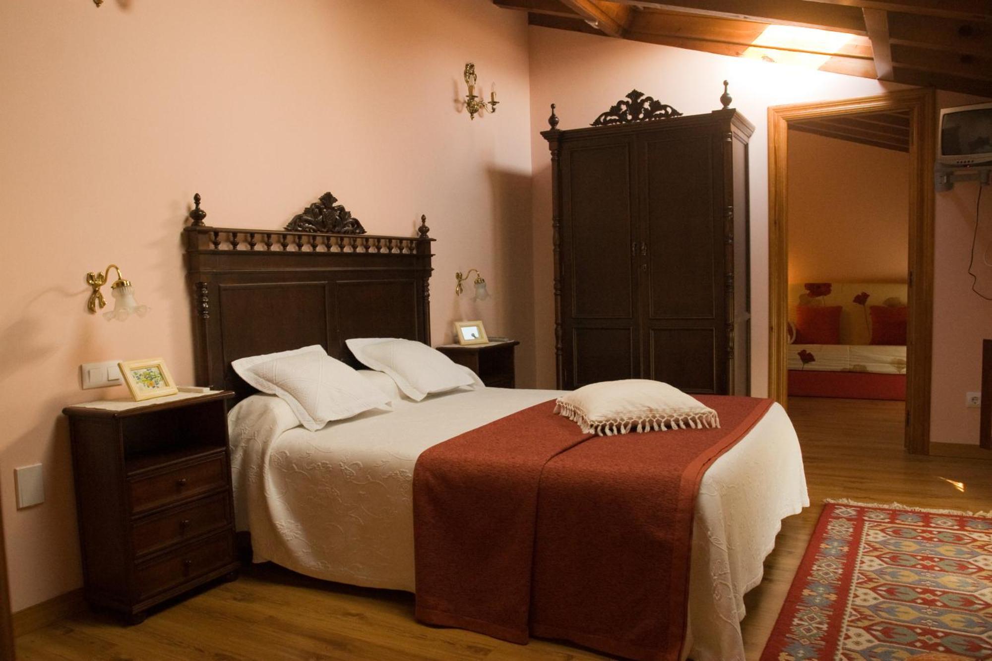 Posada Santa Eulalia Villanueva de la Peña Extérieur photo