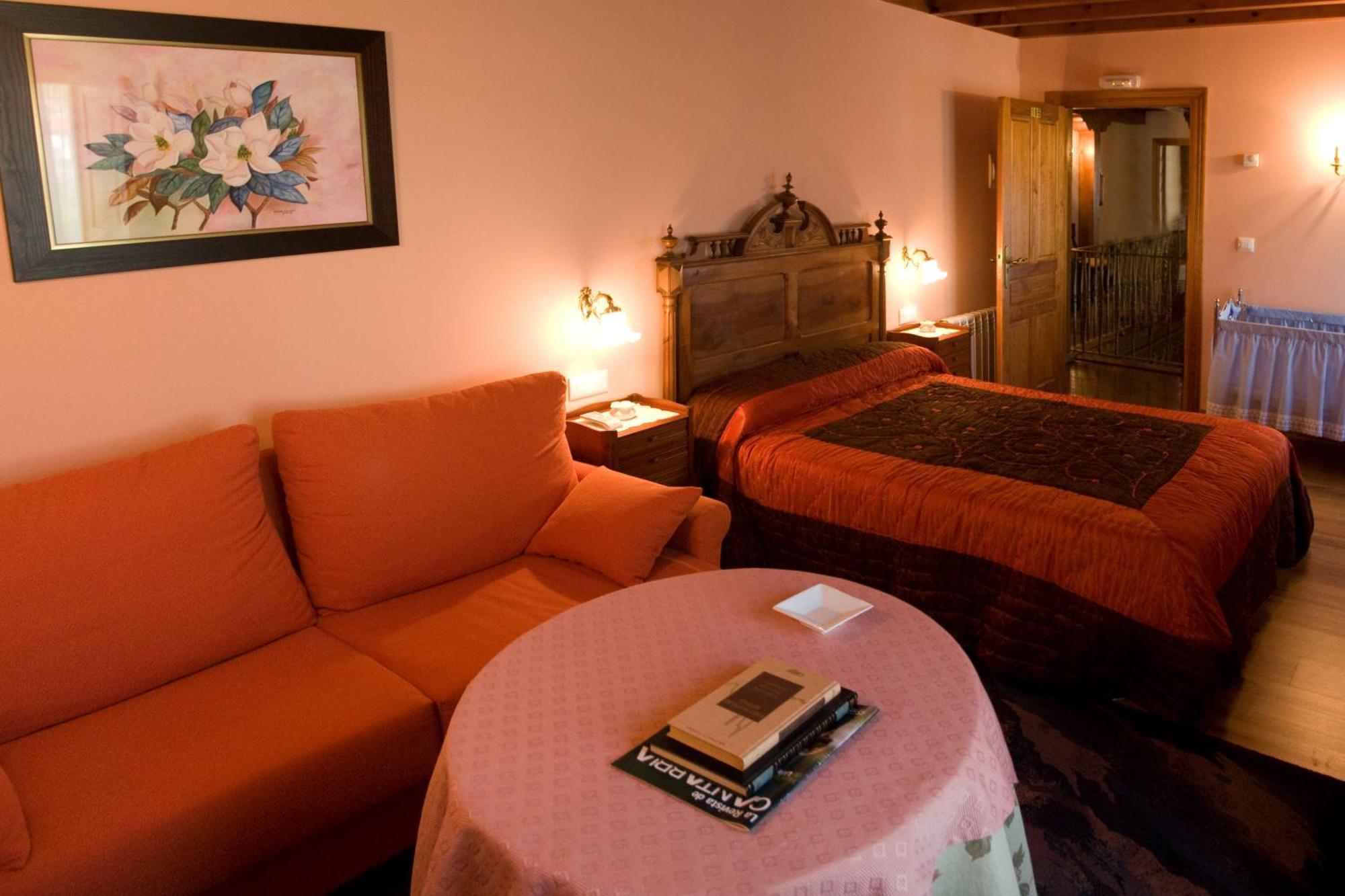Posada Santa Eulalia Villanueva de la Peña Extérieur photo