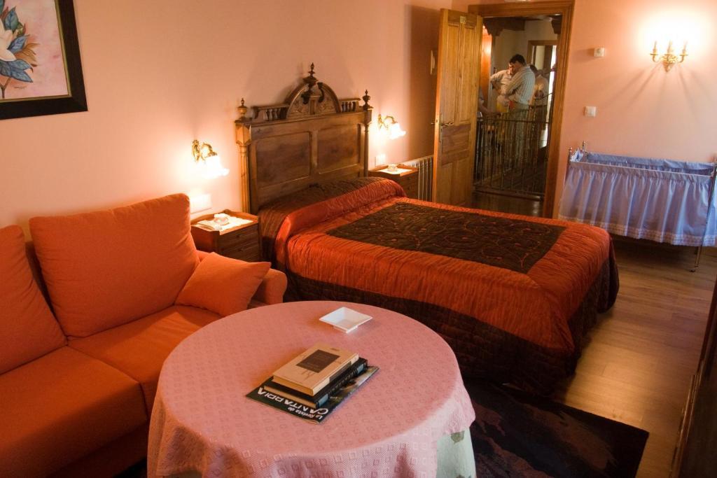 Posada Santa Eulalia Villanueva de la Peña Chambre photo