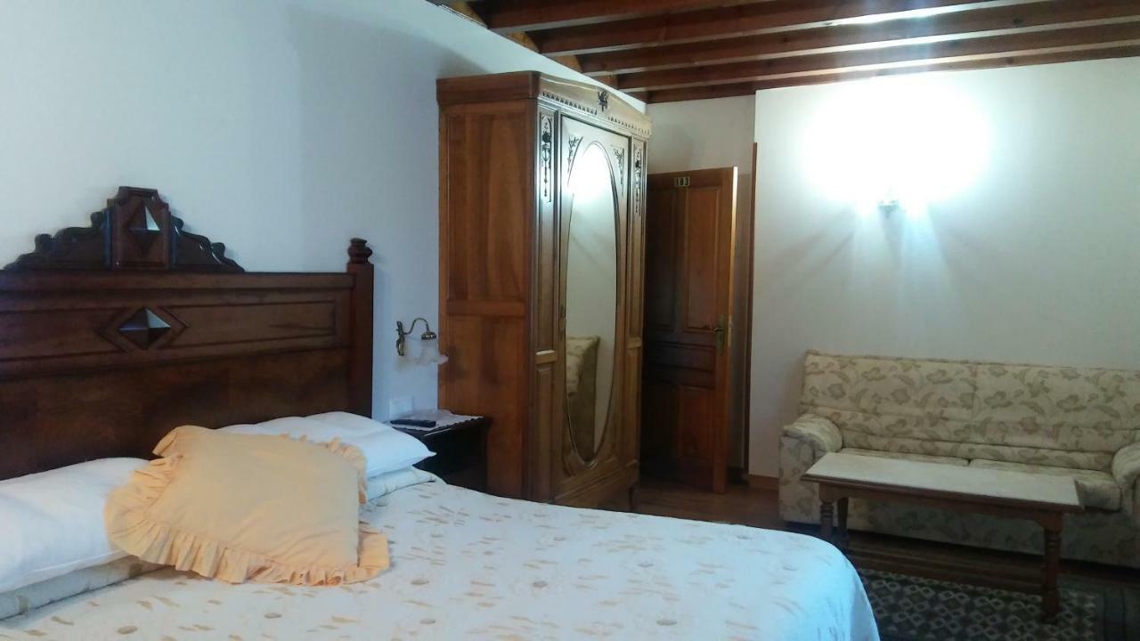 Posada Santa Eulalia Villanueva de la Peña Extérieur photo